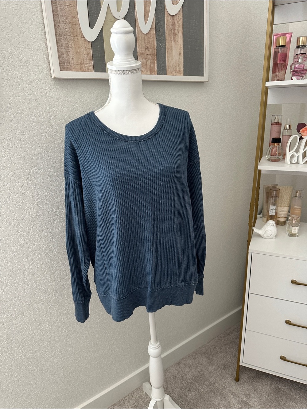 SO Oversized Waffle-Knit Crewneck in Slate Blue